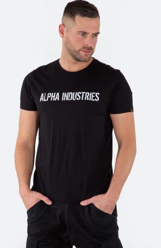 Ένα must have t-shirt που δεν πρέπει να λείπει από καμία ανδρική γκαρνταρόμπα. Αυτό το t-shirt με την υπογραφή της Alpha Industries είναι κατασκευασμένο από απαλό βαμβακερό ύφασμα, με στρογγυλή λαιμόκοψη και κοντά μανίκια. Ολοκληρώνεται με το λογότυπο στο μπροστινό μέρος δίνοντας μοναδικό στυλ. Πληροφορίες • Σύνθεση: 100% βαμβάκι • Κανονική εφαρμογή • Στρογγυλή λαιμόκοψη • Κοντά μανίκια Extra Λεπτομέρειες • Λογότυπο Alpha Intustries • Χρώμα: Μαύρο