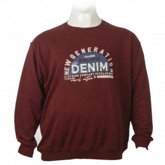 Μπλούζα φούτερ τρίκλωνη με ανάγλυφη στάμπα .Κατασκευασμένη από 100% βαμβακερό τρίκλωνο πενιέ ύφασμα,αυτή η μπλούζα υπόσχεται ότι δεν θα σε απογοητεύσει ακόμα και τους πιο κρύους μήνες του χειμώνα,φροντίζοντας να σε κρατάει ζεστό και ταυτόχρονα ευπαρουσίαστο.Μία επιλογή με πολύ μεγάλο εύρος συνδυασμών που καλύπτει από παντελόνια φόρμας και μιλιτέρ σαλβάρια μέχρι τζιν και casual καπαρτινέ παντελόνια.Αυτός είναι άλλωστε και ο λόγος που οι τρίκλωνες μπούζες αποτελούν αναπόσπαστο κομμάτι κάθε χειμερινής γκαρνταρόμπας για ένα χαλαρό και άνετο look. Το τρίκλωνο βαμβακερό ύφασμα κατέχει την πρώτη θέση στην σειρά κατάταξης των βαμβακερών casual υφασμάτων και ιδιαίτερα στον τομέα των φούτερ υφασμάτων.Χαρακτηρίζεται από το στρωτό και μαλακό στην αφή φινίρισμα του αλλά και από την αντοχή στον αποχρωματισμό και το γάριασμα.Το χνουδωτό και μαλακό εσωτερικό του,δίνει μια ξεχωριστή αίσθηση θαλπωρής τους κρύους μήνες του χρόνου,καθιστώντας το ένα από τα πιο αγαπημένα υφάσματα στο κοινό.