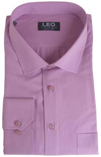 Μονόχρωμο μακρυμάνικο πουκάμισο σε κλασσική γραμμή και γαλλική ραφή.Εάν ψάχνεις ένα διαχρονικό ρούχο που να μην το επηρεάζουν οι εναλλαγές της μόδας ενώ ταυτόχρονα μπορεί να σου δώσει μεγάλο εύρος επιλογών όσο αφορά τους συνδυασμούς που μπορείς να συνθέσεις με αυτό, τότε μόλις βρήκες το προϊόν που σου ταιριάζει απόλυτα.Η αστείρευτη και συνεχώς εμπλουτιζόμενη παλέτα χρωμάτων θα σε παροτρύνει να το ταιριάξεις με ένα από τα κουστούμια σου για μια επίσημη εμφάνιση ενώ μπορείς με μεγάλη ευκολία να το προσθέσεις και στην καθημερινή σου γκαρνταρόμπα μιας και συνδυάζετε εξίσου εύκολα με παντελόνια τύπου τζιν και καπαρτινέ.Η προσθήκη του σκληρού κλασσικού κολάρου στον γιακά με την χρήση μπανέλας σου επιτρέπει να φορέσεις το συγκεκριμένο πουκάμισο με γραβάτα αλλά και χωρίς αυτή, σηκώνοντας τον γιακά σε όποια θέση επιθυμείς, για μια πιο casual εμφάνιση.Τέλος η λιτή γραμμή του ρούχου,η επιλογή των υλικών, αλλά και η προσεγμένη ραφή μας που εγγυάται η πείρα της εξειδίκευσής των 55 και πλέον ετών στην κατασκευή πουκαμίσων,υπόσχεται να αναδείξει όποιο σύνολο επιλέξεις να το συνδυάσεις ,κερδίζοντας τις εντυπώσεις.