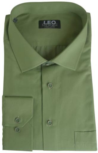 Μονόχρωμο μακρυμάνικο πουκάμισο σε κλασσική γραμμή και γαλλική ραφή.Εάν ψάχνεις ένα διαχρονικό ρούχο που να μην το επηρεάζουν οι εναλλαγές της μόδας ενώ ταυτόχρονα μπορεί να σου δώσει μεγάλο εύρος επιλογών όσο αφορά τους συνδυασμούς που μπορείς να συνθέσεις με αυτό, τότε μόλις βρήκες το προϊόν που σου ταιριάζει απόλυτα.Η αστείρευτη και συνεχώς εμπλουτιζόμενη παλέτα χρωμάτων θα σε παροτρύνει να το ταιριάξεις με ένα από τα κουστούμια σου για μια επίσημη εμφάνιση ενώ μπορείς με μεγάλη ευκολία να το προσθέσεις και στην καθημερινή σου γκαρνταρόμπα μιας και συνδυάζετε εξίσου εύκολα με παντελόνια τύπου τζιν και καπαρτινέ.Η προσθήκη του σκληρού κλασσικού κολάρου στον γιακά με την χρήση μπανέλας σου επιτρέπει να φορέσεις το συγκεκριμένο πουκάμισο με γραβάτα αλλά και χωρίς αυτή, σηκώνοντας τον γιακά σε όποια θέση επιθυμείς, για μια πιο casual εμφάνιση.Τέλος η λιτή γραμμή του ρούχου,η επιλογή των υλικών, αλλά και η προσεγμένη ραφή μας που εγγυάται η πείρα της εξειδίκευσής των 55 και πλέον ετών στην κατασκευή πουκαμίσων,υπόσχεται να αναδείξει όποιο σύνολο επιλέξεις να το συνδυάσεις ,κερδίζοντας τις εντυπώσεις.