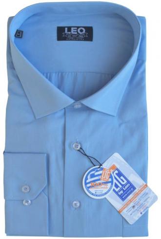 Μονόχρωμο μακρυμάνικο πουκάμισο σε κλασσική γραμμή και γαλλική ραφή.Εάν ψάχνεις ένα διαχρονικό ρούχο που να μην το επηρεάζουν οι εναλλαγές της μόδας ενώ ταυτόχρονα μπορεί να σου δώσει μεγάλο εύρος επιλογών όσο αφορά τους συνδυασμούς που μπορείς να συνθέσεις με αυτό, τότε μόλις βρήκες το προϊόν που σου ταιριάζει απόλυτα.Η αστείρευτη και συνεχώς εμπλουτιζόμενη παλέτα χρωμάτων θα σε παροτρύνει να το ταιριάξεις με ένα από τα κουστούμια σου για μια επίσημη εμφάνιση ενώ μπορείς με μεγάλη ευκολία να το προσθέσεις και στην καθημερινή σου γκαρνταρόμπα μιας και συνδυάζετε εξίσου εύκολα με παντελόνια τύπου τζιν και καπαρτινέ.Η προσθήκη του σκληρού κλασσικού κολάρου στον γιακά με την χρήση μπανέλας σου επιτρέπει να φορέσεις το συγκεκριμένο πουκάμισο με γραβάτα αλλά και χωρίς αυτή, σηκώνοντας τον γιακά σε όποια θέση επιθυμείς, για μια πιο casual εμφάνιση.Τέλος η λιτή γραμμή του ρούχου,η επιλογή των υλικών, αλλά και η προσεγμένη ραφή μας που εγγυάται η πείρα της εξειδίκευσής των 55 και πλέον ετών στην κατασκευή πουκαμίσων,υπόσχεται να αναδείξει όποιο σύνολο επιλέξεις να το συνδυάσεις ,κερδίζοντας τις εντυπώσεις.