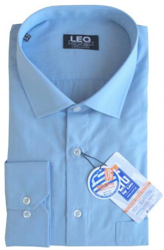 Μονόχρωμο μακρυμάνικο πουκάμισο σε κλασσική γραμμή και γαλλική ραφή.Εάν ψάχνεις ένα διαχρονικό ρούχο που να μην το επηρεάζουν οι εναλλαγές της μόδας ενώ ταυτόχρονα μπορεί να σου δώσει μεγάλο εύρος επιλογών όσο αφορά τους συνδυασμούς που μπορείς να συνθέσεις με αυτό, τότε μόλις βρήκες το προϊόν που σου ταιριάζει απόλυτα.Η αστείρευτη και συνεχώς εμπλουτιζόμενη παλέτα χρωμάτων θα σε παροτρύνει να το ταιριάξεις με ένα από τα κουστούμια σου για μια επίσημη εμφάνιση ενώ μπορείς με μεγάλη ευκολία να το προσθέσεις και στην καθημερινή σου γκαρνταρόμπα μιας και συνδυάζετε εξίσου εύκολα με παντελόνια τύπου τζιν και καπαρτινέ.Η προσθήκη του σκληρού κλασσικού κολάρου στον γιακά με την χρήση μπανέλας σου επιτρέπει να φορέσεις το συγκεκριμένο πουκάμισο με γραβάτα αλλά και χωρίς αυτή, σηκώνοντας τον γιακά σε όποια θέση επιθυμείς, για μια πιο casual εμφάνιση.Τέλος η λιτή γραμμή του ρούχου,η επιλογή των υλικών, αλλά και η προσεγμένη ραφή μας που εγγυάται η πείρα της εξειδίκευσής των 55 και πλέον ετών στην κατασκευή πουκαμίσων,υπόσχεται να αναδείξει όποιο σύνολο επιλέξεις να το συνδυάσεις ,κερδίζοντας τις εντυπώσεις.