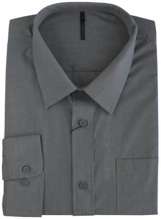 Μονόχρωμο μακρυμάνικο πουκάμισο σε κλασσική γραμμή.Εάν ψάχνεις ένα διαχρονικό ρούχο που να μην το επηρεάζουν οι εναλλαγές της μόδας ενώ ταυτόχρονα μπορεί να σου δώσει μεγάλο εύρος επιλογών όσο αφορά τους συνδυασμούς που μπορείς να συνθέσεις με αυτό, τότε μόλις βρήκες το προϊόν που σου ταιριάζει απόλυτα.Η αστείρευτη και συνεχώς εμπλουτιζόμενη παλέτα χρωμάτων θα σε παροτρύνει να το ταιριάξεις με ένα από τα κουστούμια σου για μια επίσημη εμφάνιση ενώ μπορείς με μεγάλη ευκολία να το προσθέσεις και στην καθημερινή σου γκαρνταρόμπα μιας και συνδυάζετε εξίσου εύκολα με παντελόνια τύπου τζιν και καπαρτινέ.Η προσθήκη του σκληρού κλασσικού κολάρου στον γιακά σου επιτρέπει να φορέσεις το συγκεκριμένο πουκάμισο με γραβάτα αλλά και χωρίς αυτή,για μια πιο casual εμφάνιση.Τέλος η λιτή γραμμή του ρούχου,η επιλογή των υλικών, αλλά και η προσεγμένη ραφή μας που εγγυάται η πείρα της εξειδίκευσής των 55 και πλέον ετών στην κατασκευή πουκαμίσων,υπόσχεται να αναδείξει όποιο σύνολο επιλέξεις να το συνδυάσεις ,κερδίζοντας τις εντυπώσεις.