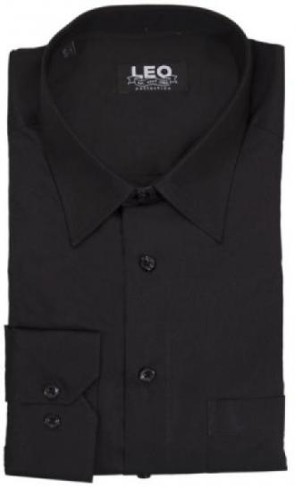 Μονόχρωμο μακρυμάνικο πουκάμισο σε κλασσική γραμμή και γαλλική ραφή.Εάν ψάχνεις ένα διαχρονικό ρούχο που να μην το επηρεάζουν οι εναλλαγές της μόδας ενώ ταυτόχρονα μπορεί να σου δώσει μεγάλο εύρος επιλογών όσο αφορά τους συνδυασμούς που μπορείς να συνθέσεις με αυτό, τότε μόλις βρήκες το προϊόν που σου ταιριάζει απόλυτα.Η αστείρευτη και συνεχώς εμπλουτιζόμενη παλέτα χρωμάτων θα σε παροτρύνει να το ταιριάξεις με ένα από τα κουστούμια σου για μια επίσημη εμφάνιση ενώ μπορείς με μεγάλη ευκολία να το προσθέσεις και στην καθημερινή σου γκαρνταρόμπα μιας και συνδυάζετε εξίσου εύκολα με παντελόνια τύπου τζιν και καπαρτινέ.Η προσθήκη του σκληρού κλασσικού κολάρου στον γιακά με την χρήση μπανέλας σου επιτρέπει να φορέσεις το συγκεκριμένο πουκάμισο με γραβάτα αλλά και χωρίς αυτή, σηκώνοντας τον γιακά σε όποια θέση επιθυμείς, για μια πιο casual εμφάνιση.Τέλος η λιτή γραμμή του ρούχου,η επιλογή των υλικών, αλλά και η προσεγμένη ραφή μας που εγγυάται η πείρα της εξειδίκευσής των 55 και πλέον ετών στην κατασκευή πουκαμίσων,υπόσχεται να αναδείξει όποιο σύνολο επιλέξεις να το συνδυάσεις ,κερδίζοντας τις εντυπώσεις.