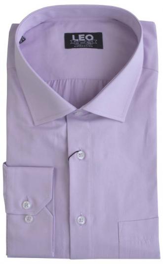 Μονόχρωμο μακρυμάνικο πουκάμισο σε κλασσική γραμμή και γαλλική ραφή.Εάν ψάχνεις ένα διαχρονικό ρούχο που να μην το επηρεάζουν οι εναλλαγές της μόδας ενώ ταυτόχρονα μπορεί να σου δώσει μεγάλο εύρος επιλογών όσο αφορά τους συνδυασμούς που μπορείς να συνθέσεις με αυτό, τότε μόλις βρήκες το προϊόν που σου ταιριάζει απόλυτα.Η αστείρευτη και συνεχώς εμπλουτιζόμενη παλέτα χρωμάτων θα σε παροτρύνει να το ταιριάξεις με ένα από τα κουστούμια σου για μια επίσημη εμφάνιση ενώ μπορείς με μεγάλη ευκολία να το προσθέσεις και στην καθημερινή σου γκαρνταρόμπα μιας και συνδυάζετε εξίσου εύκολα με παντελόνια τύπου τζιν και καπαρτινέ.Η προσθήκη του σκληρού κλασσικού κολάρου στον γιακά με την χρήση μπανέλας σου επιτρέπει να φορέσεις το συγκεκριμένο πουκάμισο με γραβάτα αλλά και χωρίς αυτή, σηκώνοντας τον γιακά σε όποια θέση επιθυμείς, για μια πιο casual εμφάνιση.Τέλος η λιτή γραμμή του ρούχου,η επιλογή των υλικών, αλλά και η προσεγμένη ραφή μας που εγγυάται η πείρα της εξειδίκευσής των 55 και πλέον ετών στην κατασκευή πουκαμίσων,υπόσχεται να αναδείξει όποιο σύνολο επιλέξεις να το συνδυάσεις ,κερδίζοντας τις εντυπώσεις.