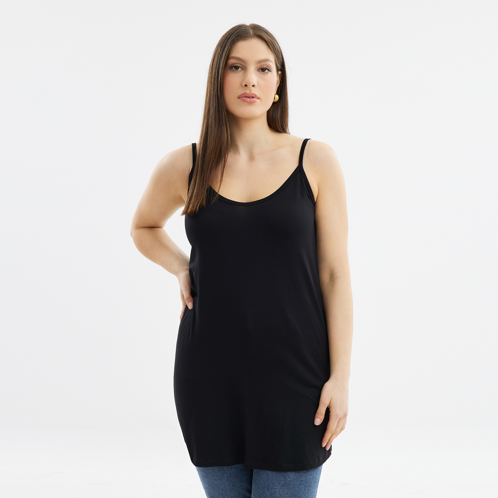 Ελαστική βισκόζη Bodycon εφαρμογή Λεπτές τιράντες Μήκος (κέντρο της πλάτης): 80 εκ. 97%VISCOSE 3%ELASTANE Το μοντέλο έχει ύψος 1,72 εκ. και φοράει O/S Made in Greece