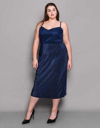 Plus size φόρεμα με τιράντες σε μίνι πλισέ και δαντέλα στο μπούστο, σε ελαστικό ζέρσεϊ ύφασμα.Το μοντέλο φοράει: XLΎψος μοντέλου: 180 cm