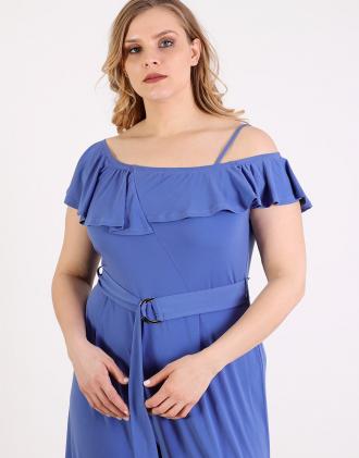 Plus Size έξωμη φόρμα με βολάν στο στήθος και ζώνη, σε ελαστικό ζέρσεϊ ύφασμα.Το μοντέλο φοράει: XLΎψος μοντέλου: 180 cm