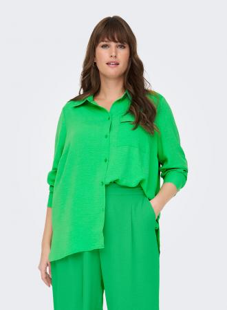 Χαλαρό πουκάμισο σε έντονο πράσινο χρώμα, με μια μπροστινή τσέπη. Συνδυάστε με τζιν παντελόνι και sneakers για μια χαλαρή καθημερινή έξοδο ή με υφασμάτινο παντελόνι και ψηλοτάκουνα για μια πιο επίσημη εμφάνιση!