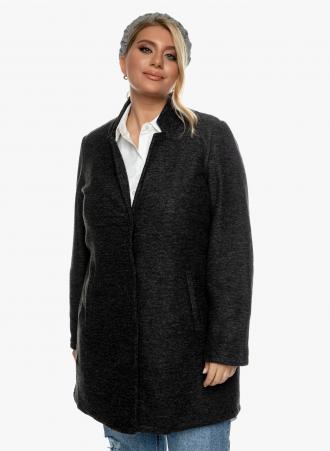 Ελαφρύ, παλτό σε χρώμα γκρι σκούρο, διαθέτει ψηλό γιακά κουμπώνει με κουμπιά τρουλς . Άνετο, ζεστό και στιλάτο, είναι ιδανικό για τις κρύες μέρες του χειμώνα!