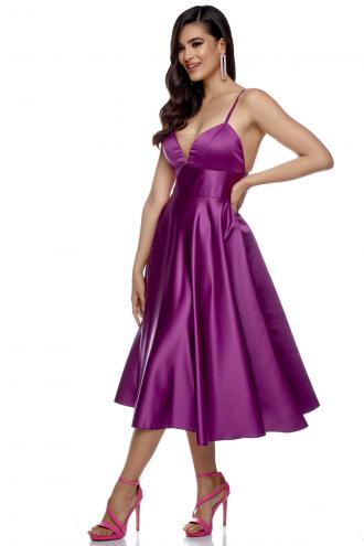  Midi Κλος Σατέν Φόρεμα Με Μπούστο Τύπου Lingerie. Ένα Υπέροχο Βραδινό Φόρεμα Που Τονίζει Τη Θηλυκότητα Με Σέξι Διάθεση. Διαθέσιμο Σε Nude Ροζ Και Σε Έντονο Κόκκινο Βραδινά Τουαλέτες Φορέματα Νέα Κολλεξιόν 
