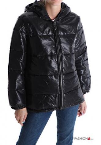 Περιγραφή Puffer Jacket με τσέπες με φερμουάρ Σύνθεση:Nylon: 100% Φθινόπωρο-Χειμώνας Το μοντέλο έχει ύψος 170 cm