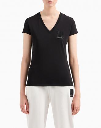 Γυναικεία t-shirt, σε στενή γραμμή, κοντομάνικη, με V λαιμόκοψη και ραμμένη ετικέτα λογότυπο στο στήθος. (Σύνθεση: 100% Βαμβάκι)