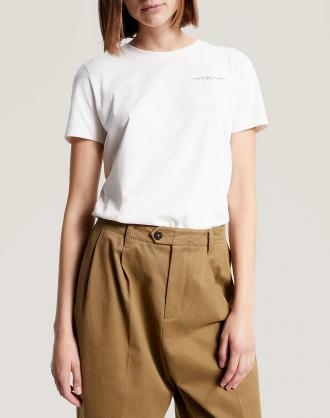 Γυναικείο t-shirt, σε κανονική γραμμή, κοντομάνικο, με στρογγυλή λαιμόκοψη και heritage λογότυπο Tommy Hilfiger 1985. (Σύνθεση: 95% Βαμβάκι, 5% Ελαστάνη)