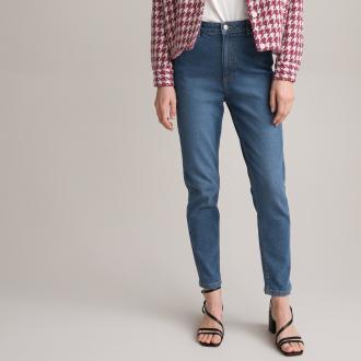 Με επιρροές από τη δεκαετία του 90, το mom fit τζιν επιστρέφει δυναμικά. Τονίζει τη μέση και σμιλεύει τους μηρούς. Συνδυάζει μοντέρνο look και άνεση. Φοριέται με γυρισμένα τα μπατζάκια για casual cool στυλ.Περιγραφή - Παντελόνι mom fit jeans - ΨηλόμεσοΔιαστάσεις για το μέγεθος 38/M - Μήκος καβάλου: 73 εκ. - Φάρδος στα μπατζάκια: 15,5 εκ. Σύνθεση και συντήρηση: - 100% βαμβάκι - Πλύσιμο στους 30°C στο πρόγραμμα για ευαίσθητα - Σιδέρωμα σε μέτρια θερμοκρασία - Στεγνωτήριο σε χαμηλή ταχύτητα - Απαγορεύεται το στεγνό καθάρισμα / η χρήση λευκαντικού